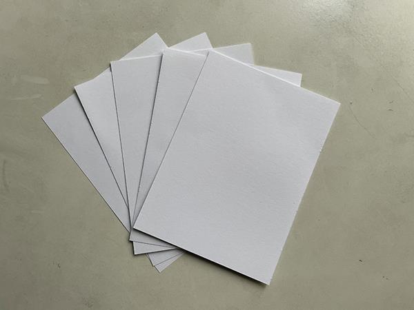 Белая двухсторонняя офсетная бумага